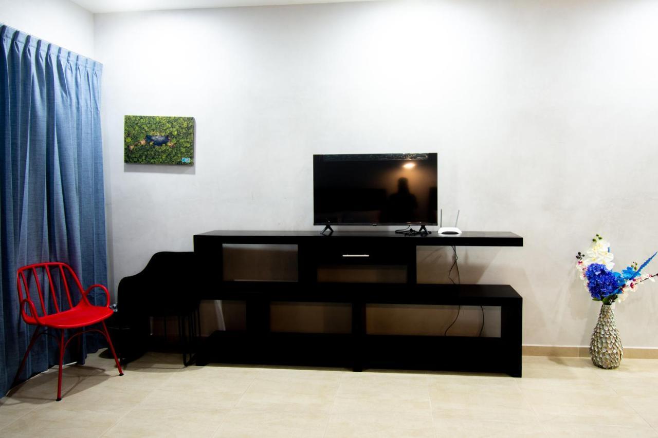 Hotel Casa Tortuga Tulum - Cenotes Park Inclusive Экстерьер фото A television set