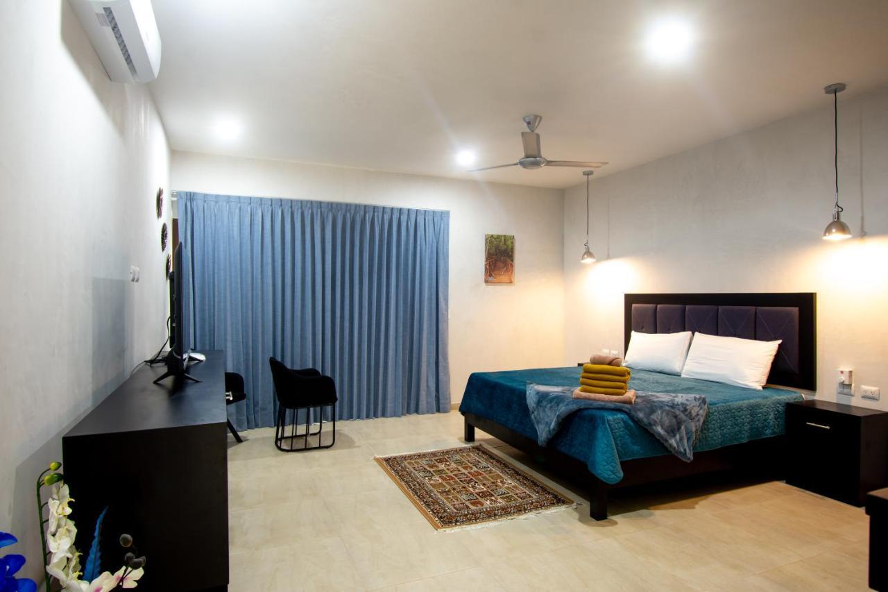 Hotel Casa Tortuga Tulum - Cenotes Park Inclusive Экстерьер фото A bedroom in a hotel