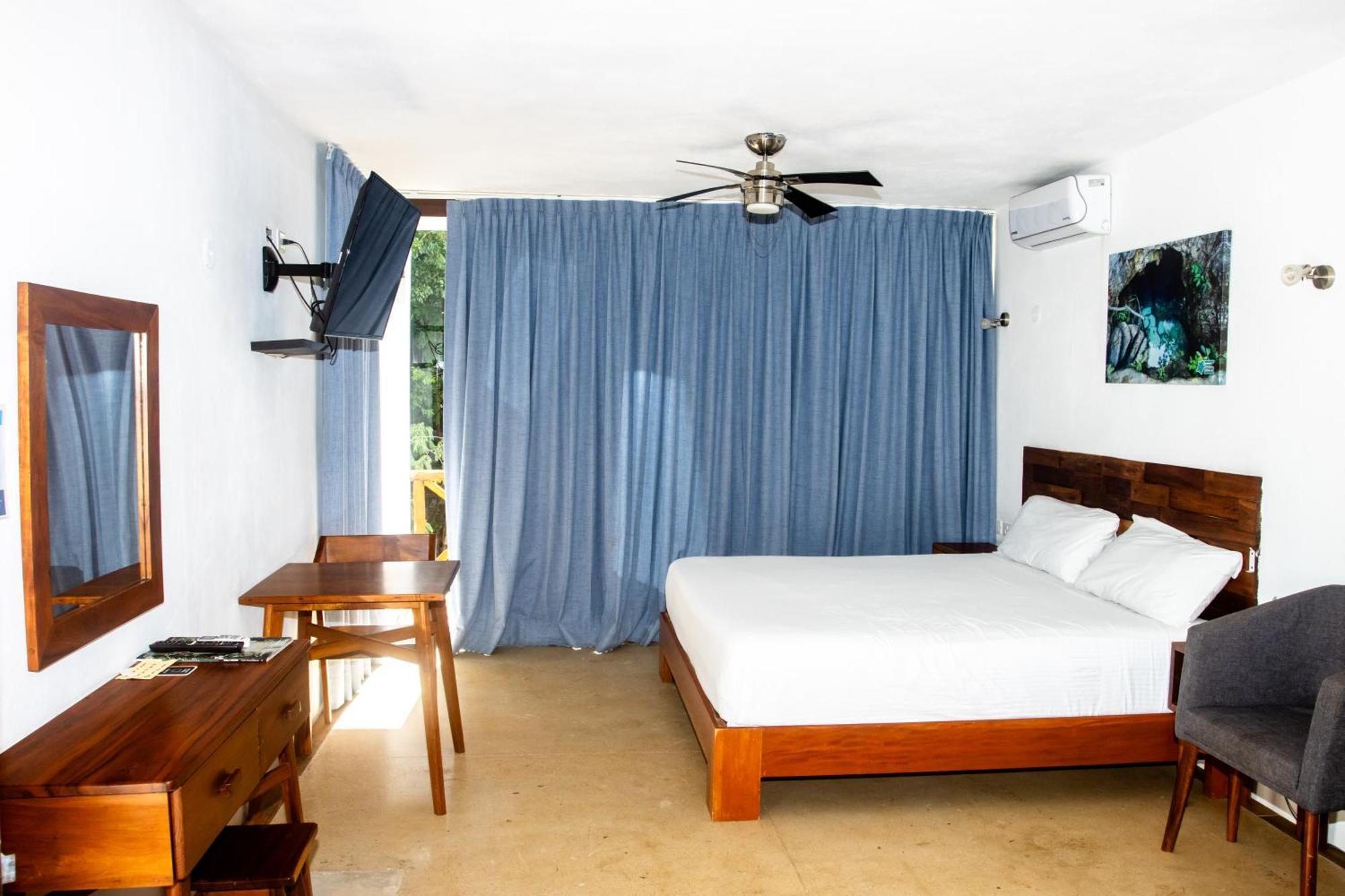 Hotel Casa Tortuga Tulum - Cenotes Park Inclusive Экстерьер фото A room at the hotel